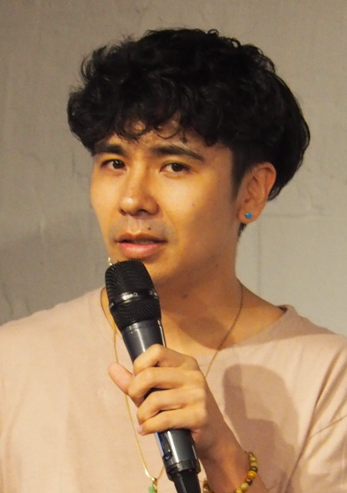 On Earth We're Briefly Gorgeous by Ocean Vuong (image credits: wikimedia)