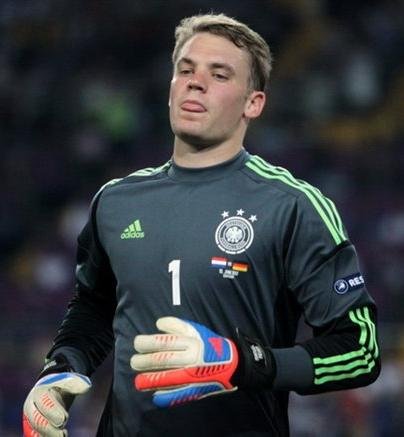 Manuel Neuer: The Sweeper-Keeper Revolution (image credits: wikimedia)