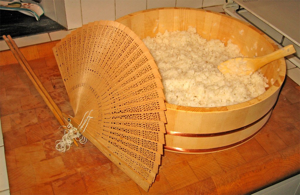 Chopstick Fan (image credits: wikimedia)