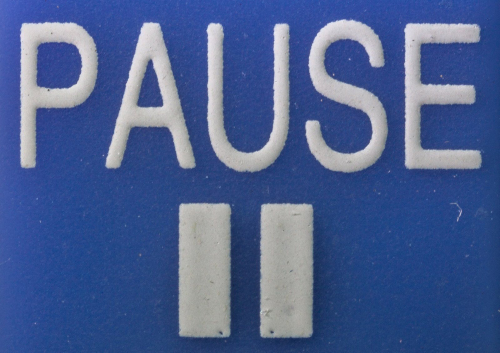 Pause Button (⏸) (image credits: wikimedia)