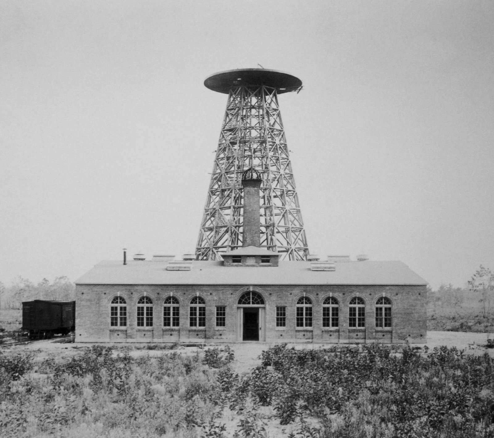 Nikola Tesla’s Wardenclyffe Tower (1901) (image credits: wikimedia)