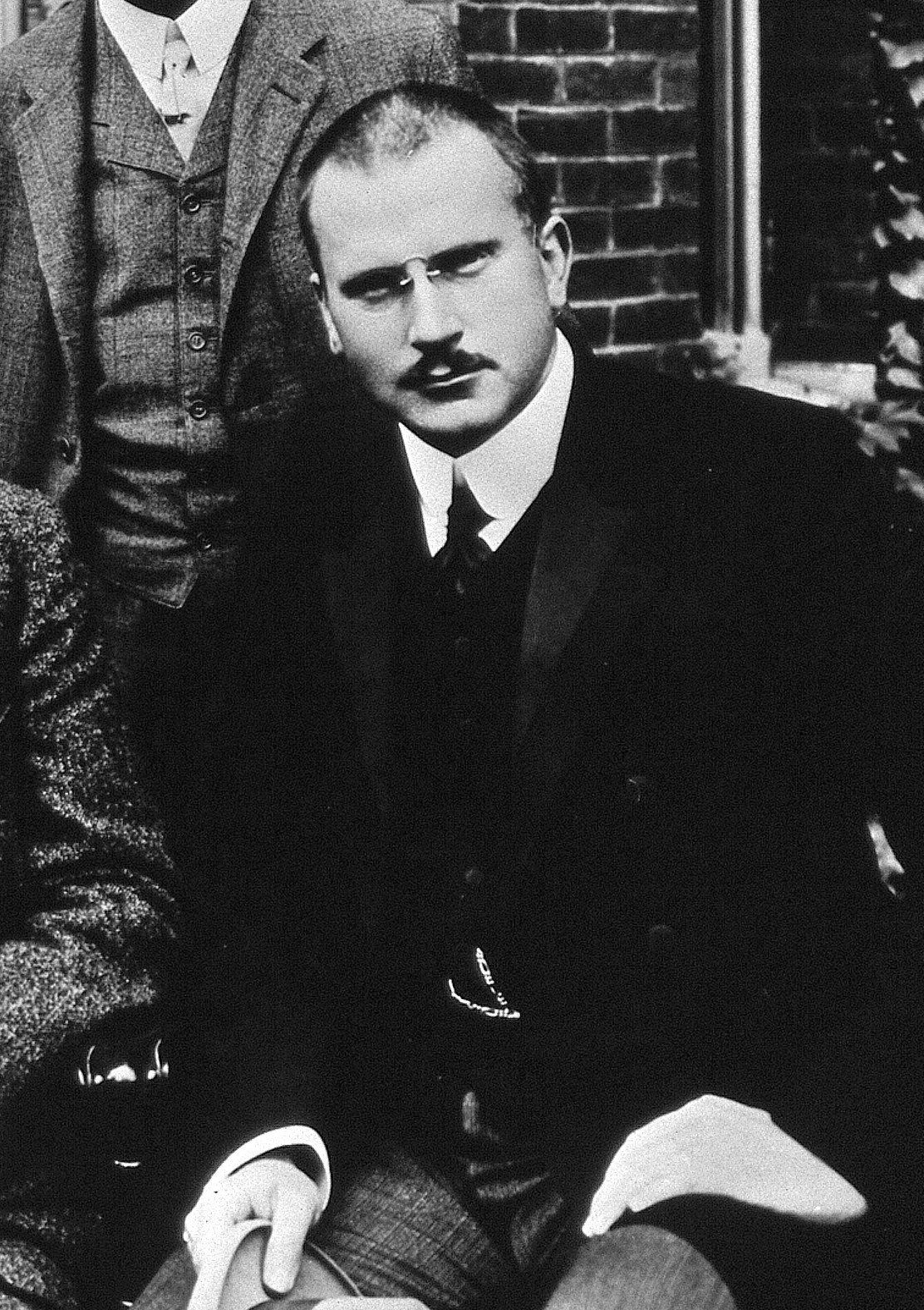 The Red Book by Carl Jung (image credits: wikimedia)