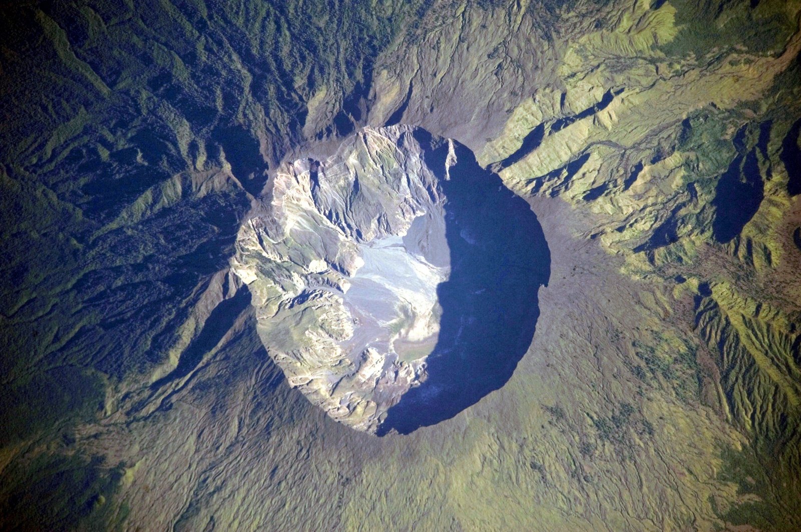 The 1815 Eruption of Mount Tambora (image credits: wikimedia)