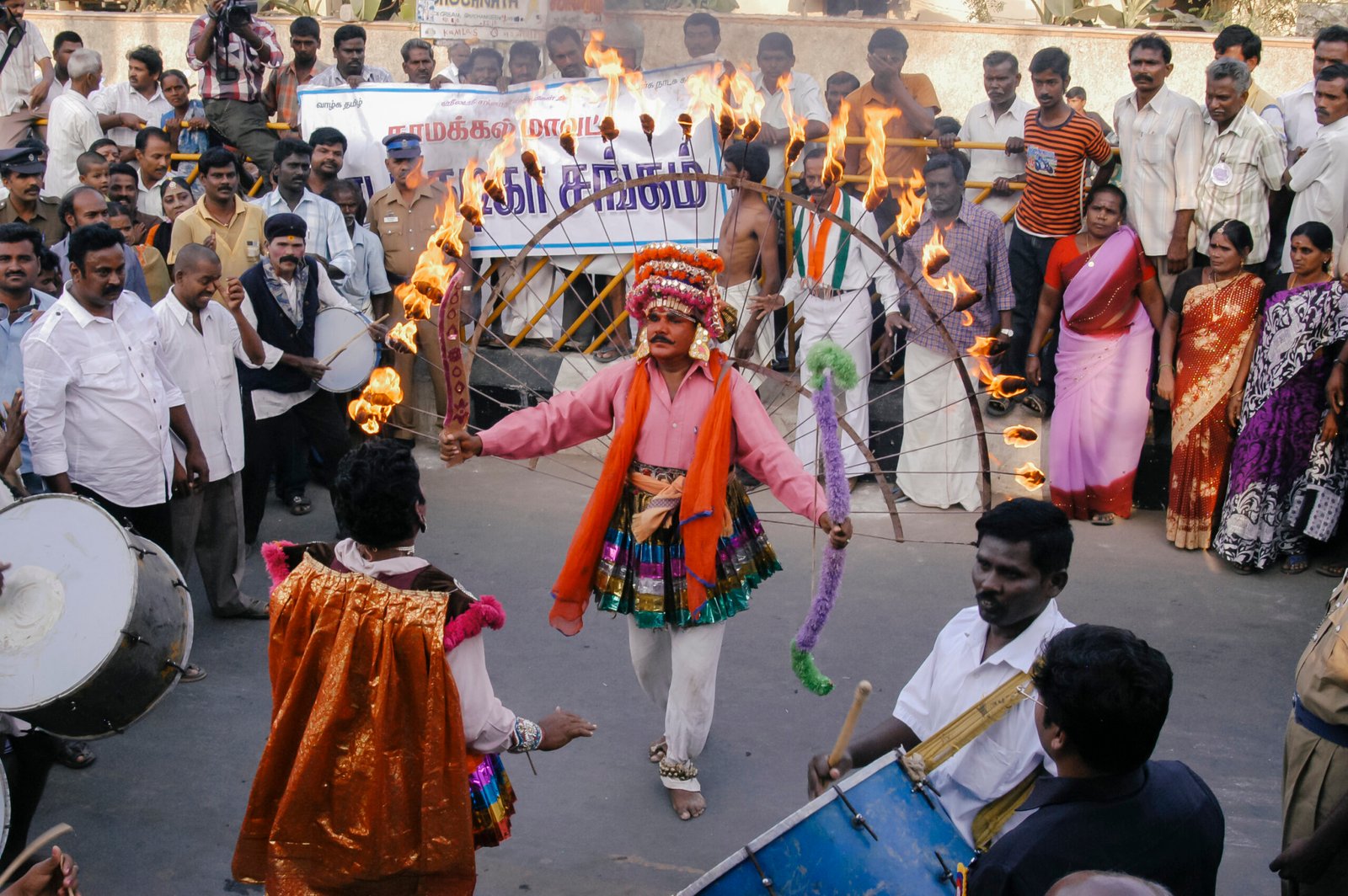 Pongal: Where Tamil Nadu Thanks the Sun and Cows (image credits: wikimedia)