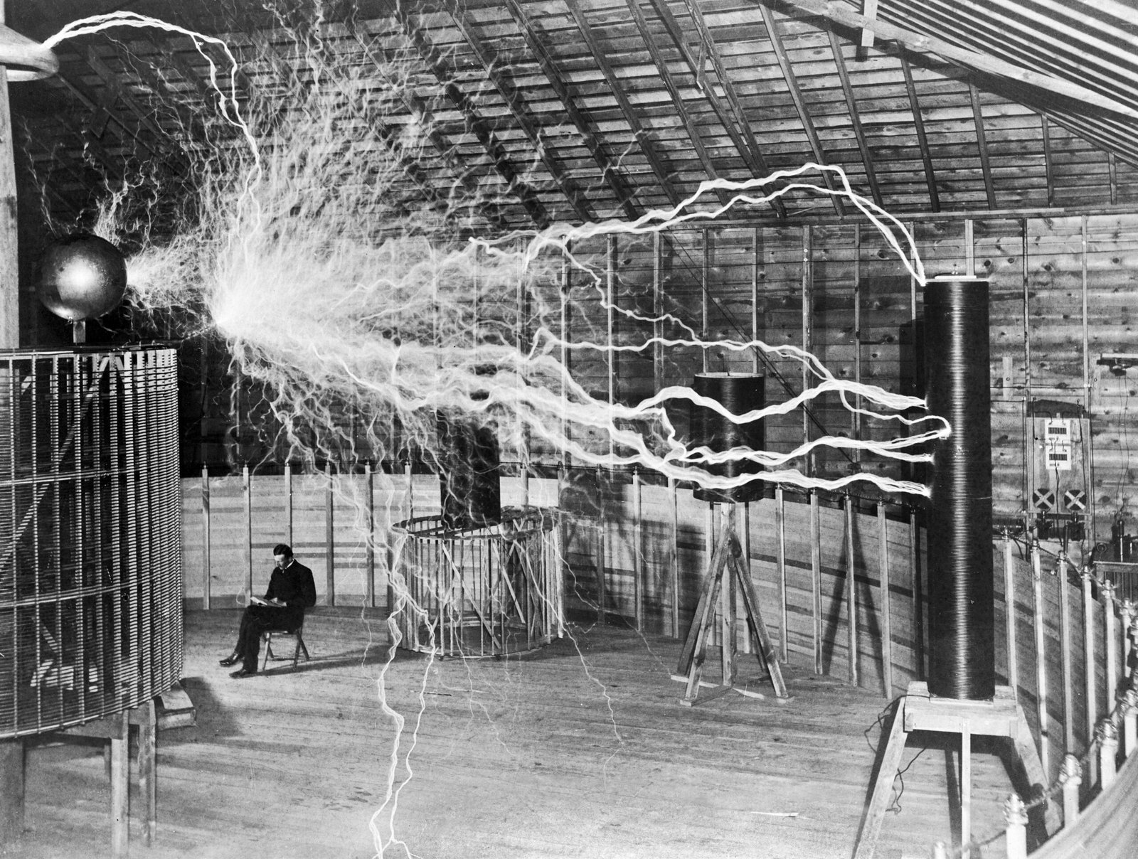 Tesla’s Wireless Energy Transmission (image credits: wikimedia)