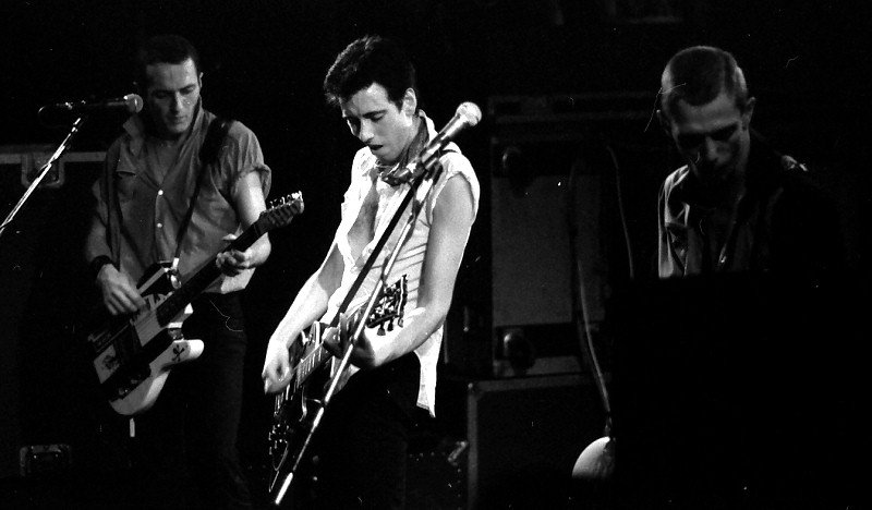 The Clash Shake Up Bond’s International Casino, 1981 (image credits: wikimedia)