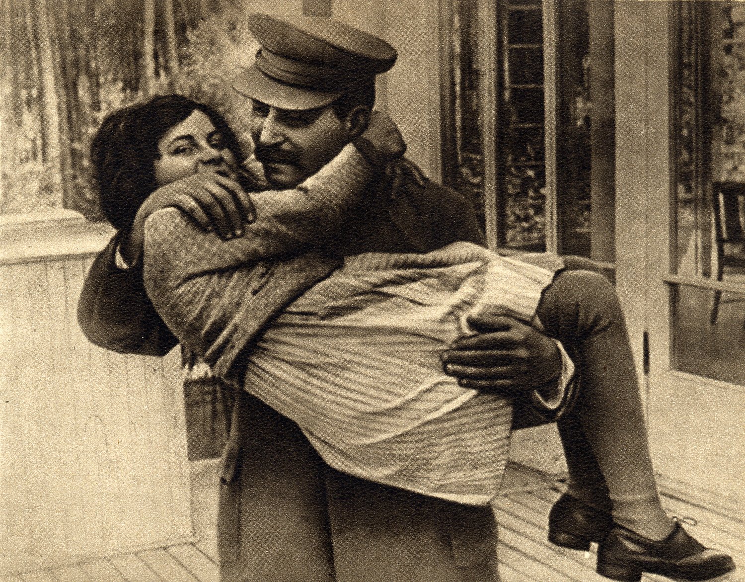 3. Childhood in the Kremlin: Privilege and Fear (image credits: wikimedia)