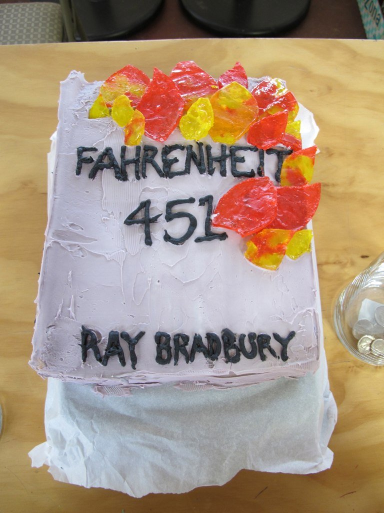 Fahrenheit 451 by Ray Bradbury (image credits: wikimedia)