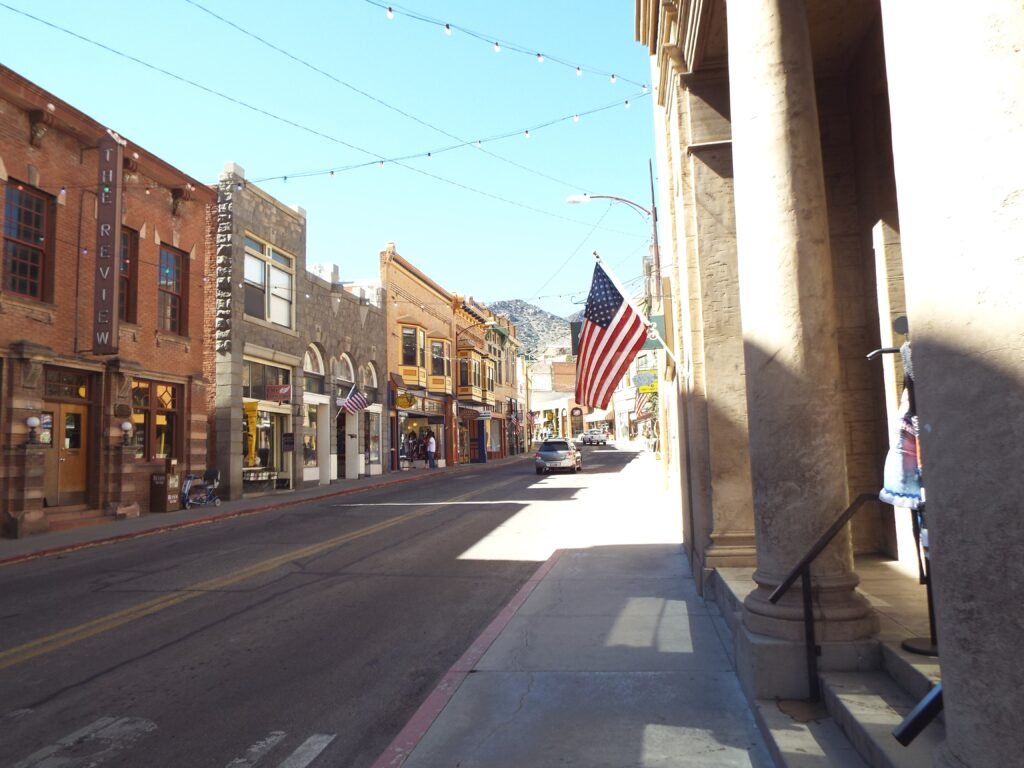 10 Forgotten American Towns That Time and Tourism Revived