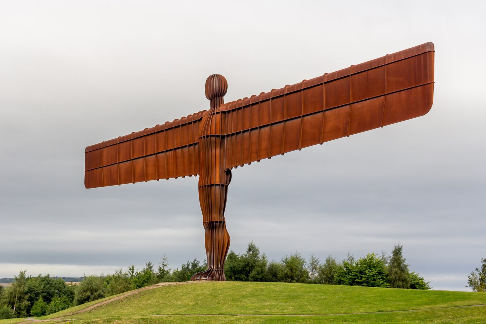 The Angel of the North (UK) (image credits: wikimedia)