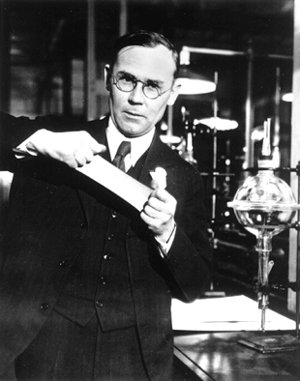 Nylon – Wallace Carothers (1935) (image credits: wikimedia)