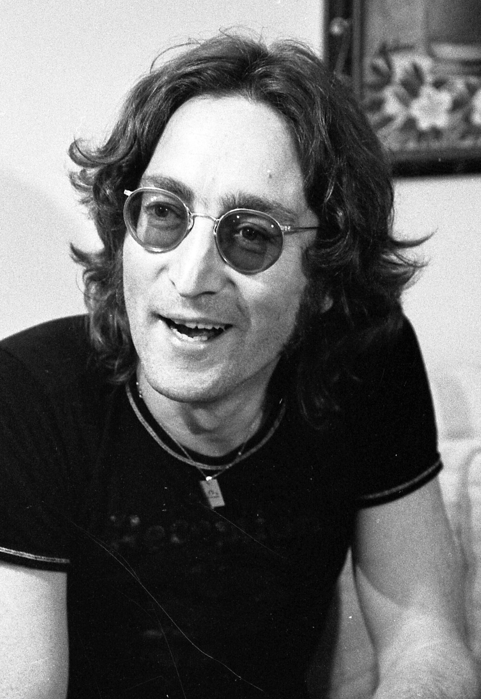 John Lennon – “Imagine” (1971) (image credits: wikimedia)