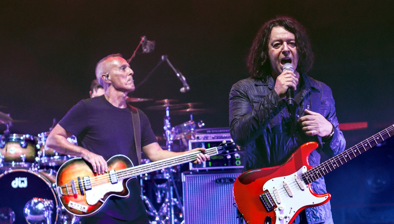 Tears for Fears – “Everybody Wants to Rule the World” (1985) (image credits: wikimedia)