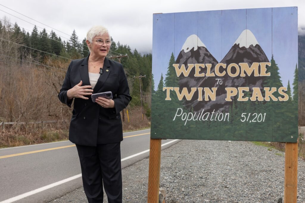 6 Fictional Towns So Detailed You Can Practically Visit Them
