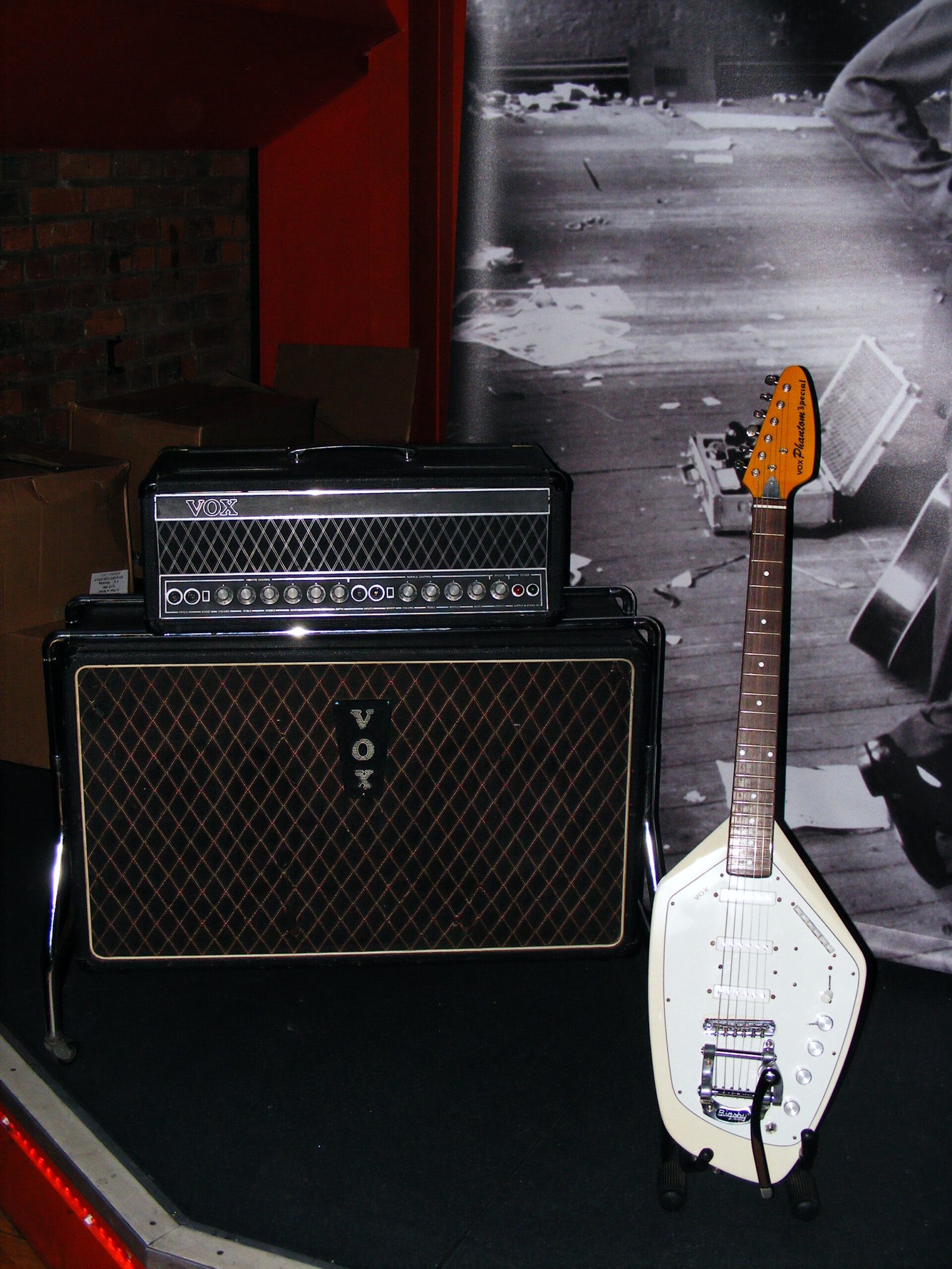 Joy Division: The Sound of a Generation Cut Short (image credits: wikimedia)