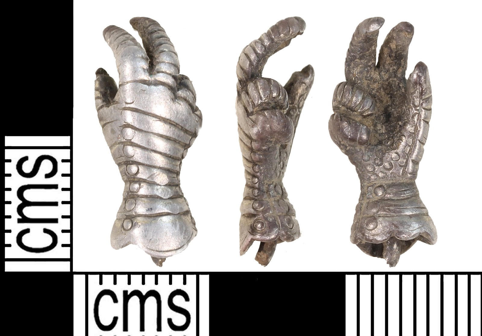 Hand or Gauntlet (image credits: wikimedia)