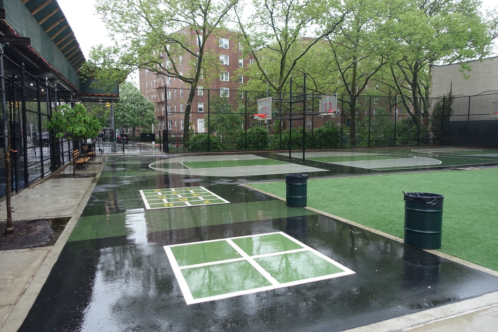 Four Square (image credits: wikimedia)