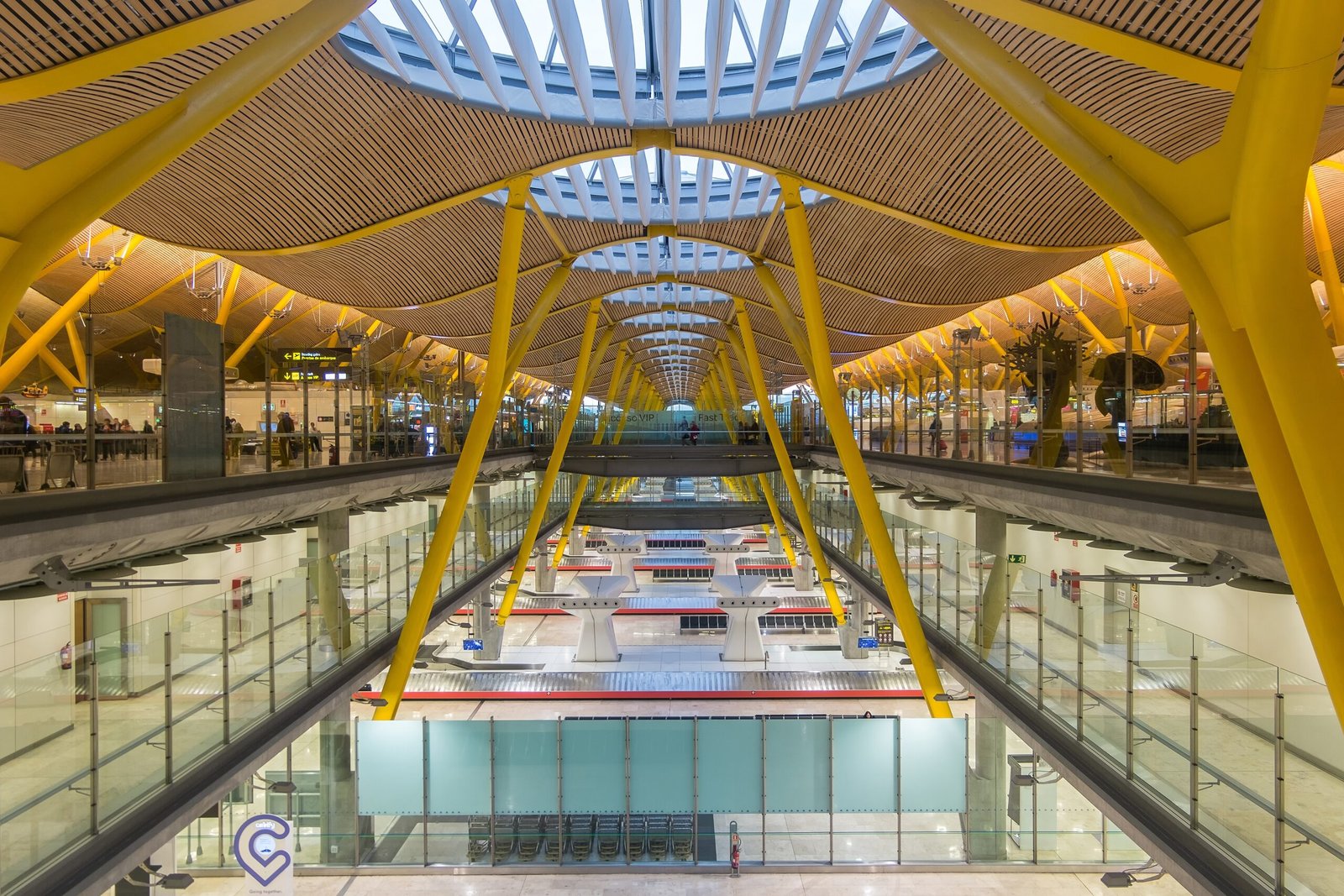 9. Madrid-Barajas Adolfo Suárez Airport (MAD) — Madrid, Spain (image credits: wikimedia)