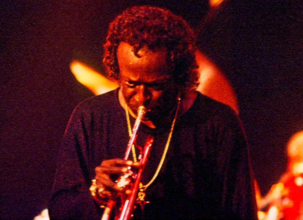 15 Iconic Music Performances That Were Completely Improvised