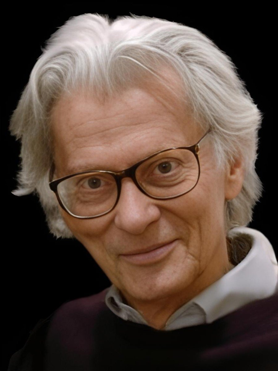 4. Richard Avedon: Redefining Fashion and Portraiture (image credits: wikimedia)