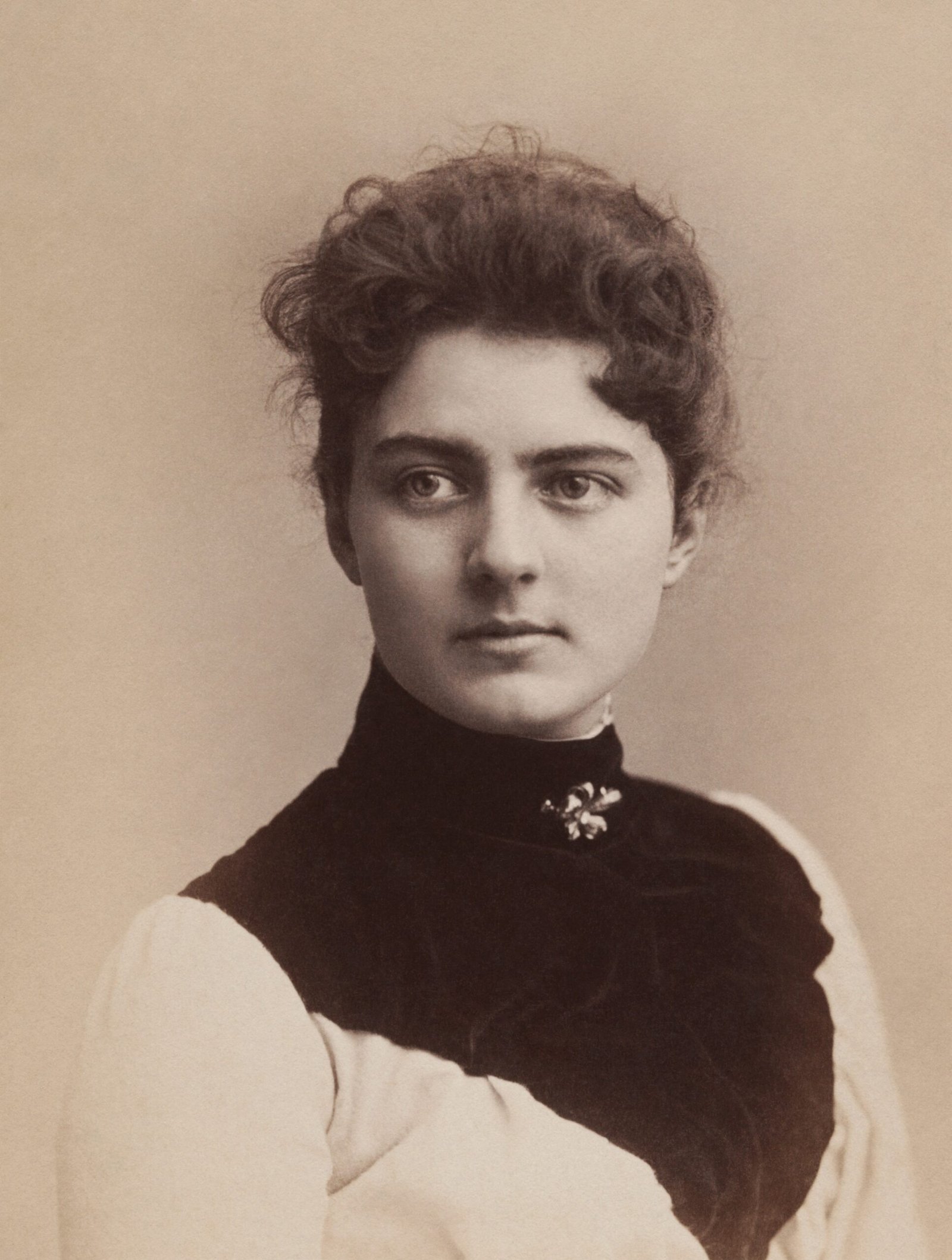 Under the Tuscan Sun – Frances Mayes (image credits: wikimedia)