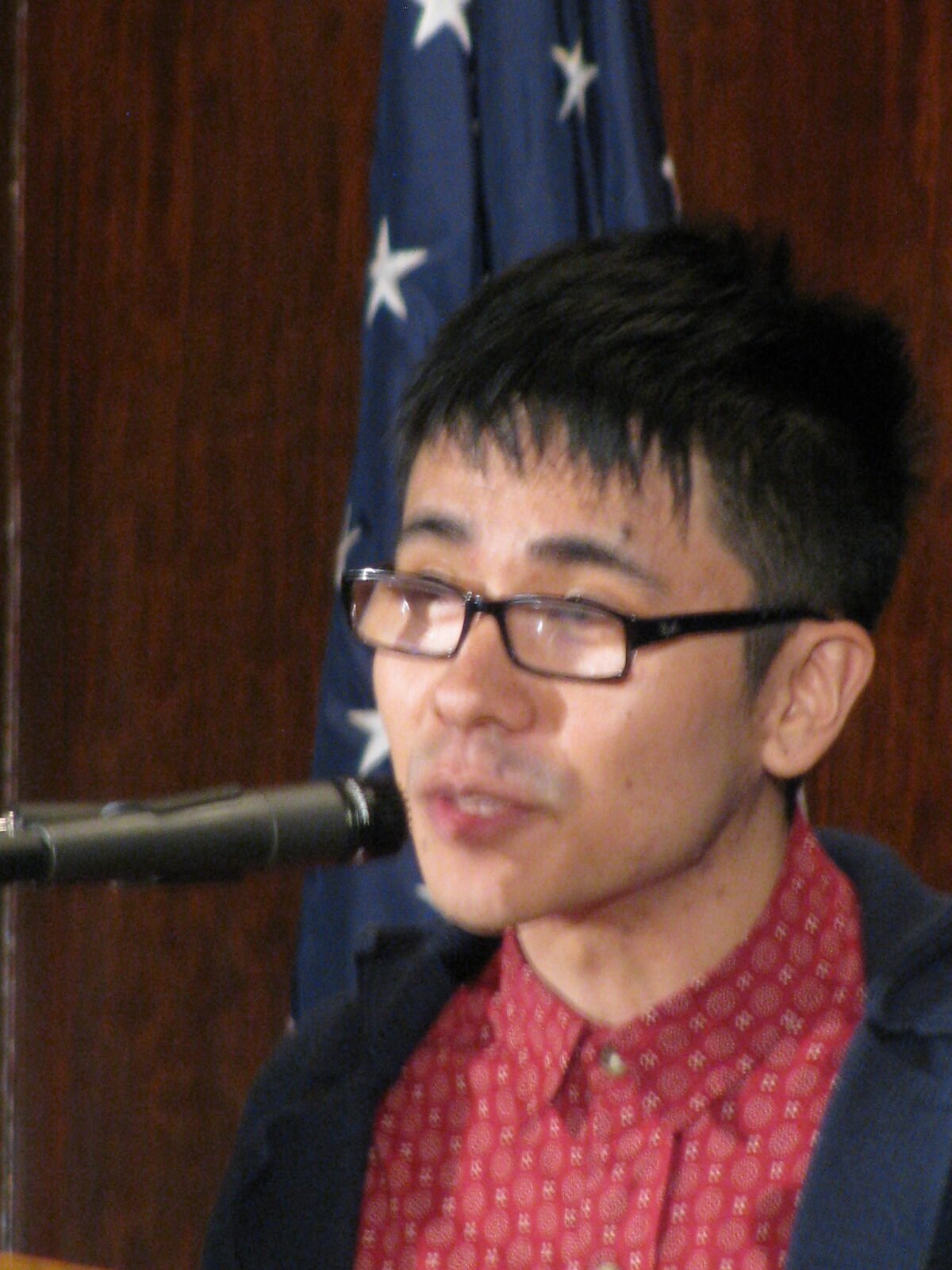 On Earth We’re Briefly Gorgeous – Ocean Vuong (image credits: wikimedia)