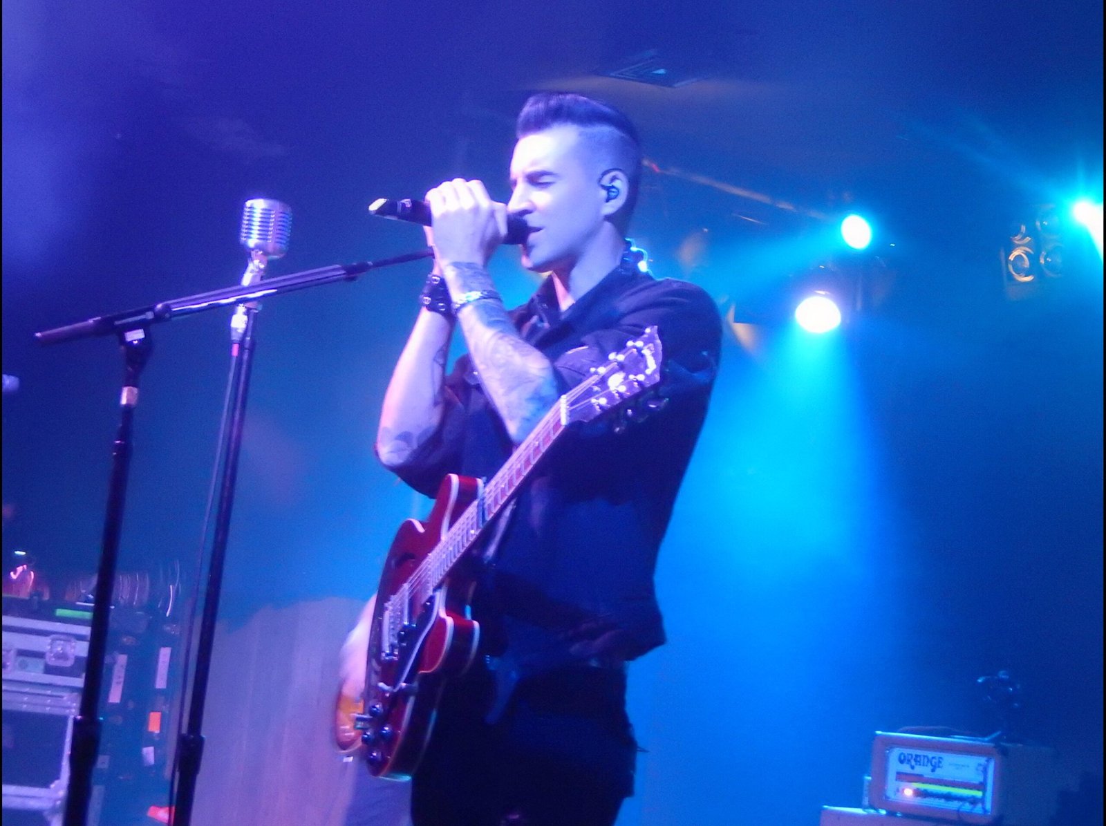 17. “Invisible Man” by Theory of a Deadman (image credits: wikimedia)