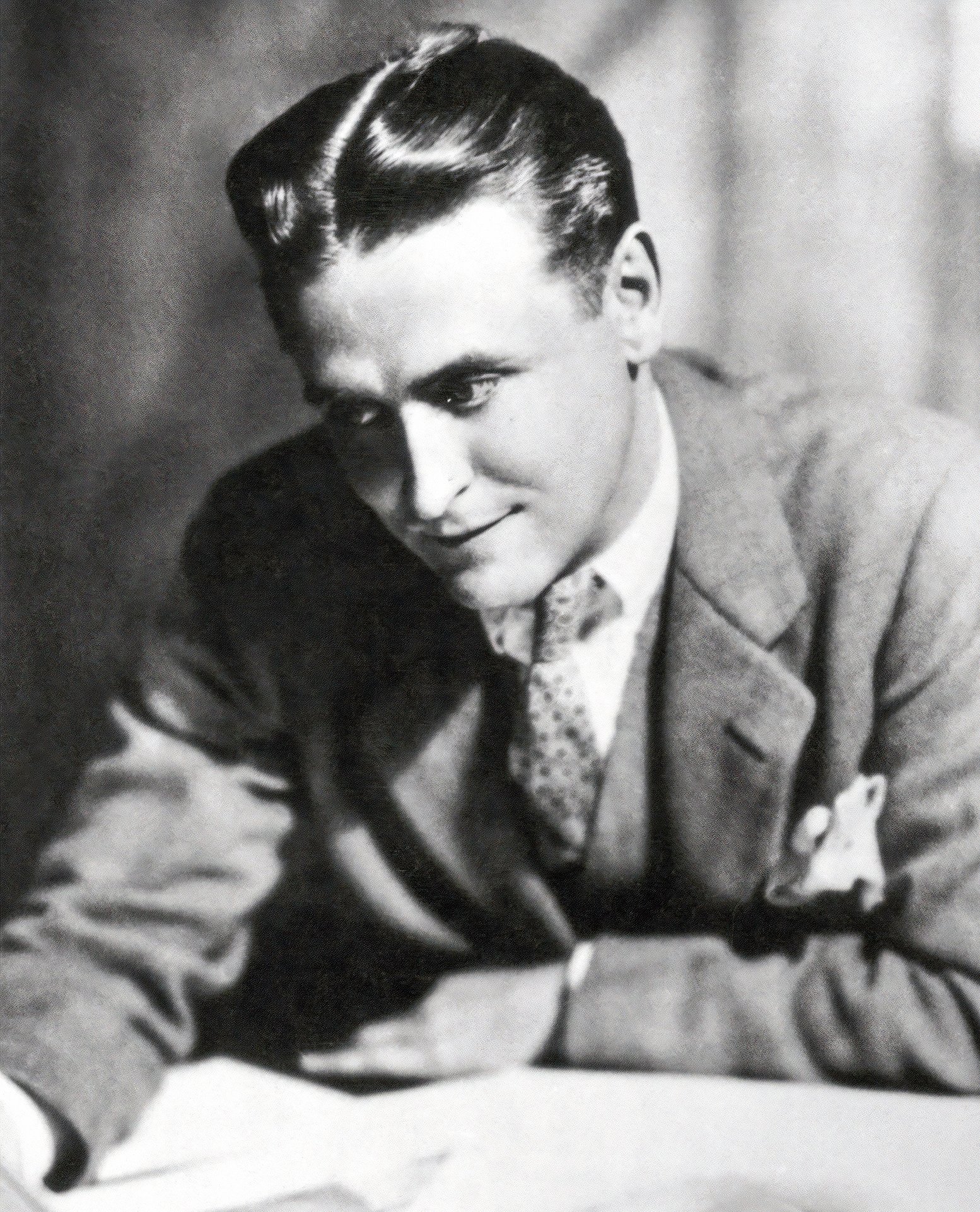 F. Scott Fitzgerald: Chronicler of the Jazz Age (image credits: wikimedia)