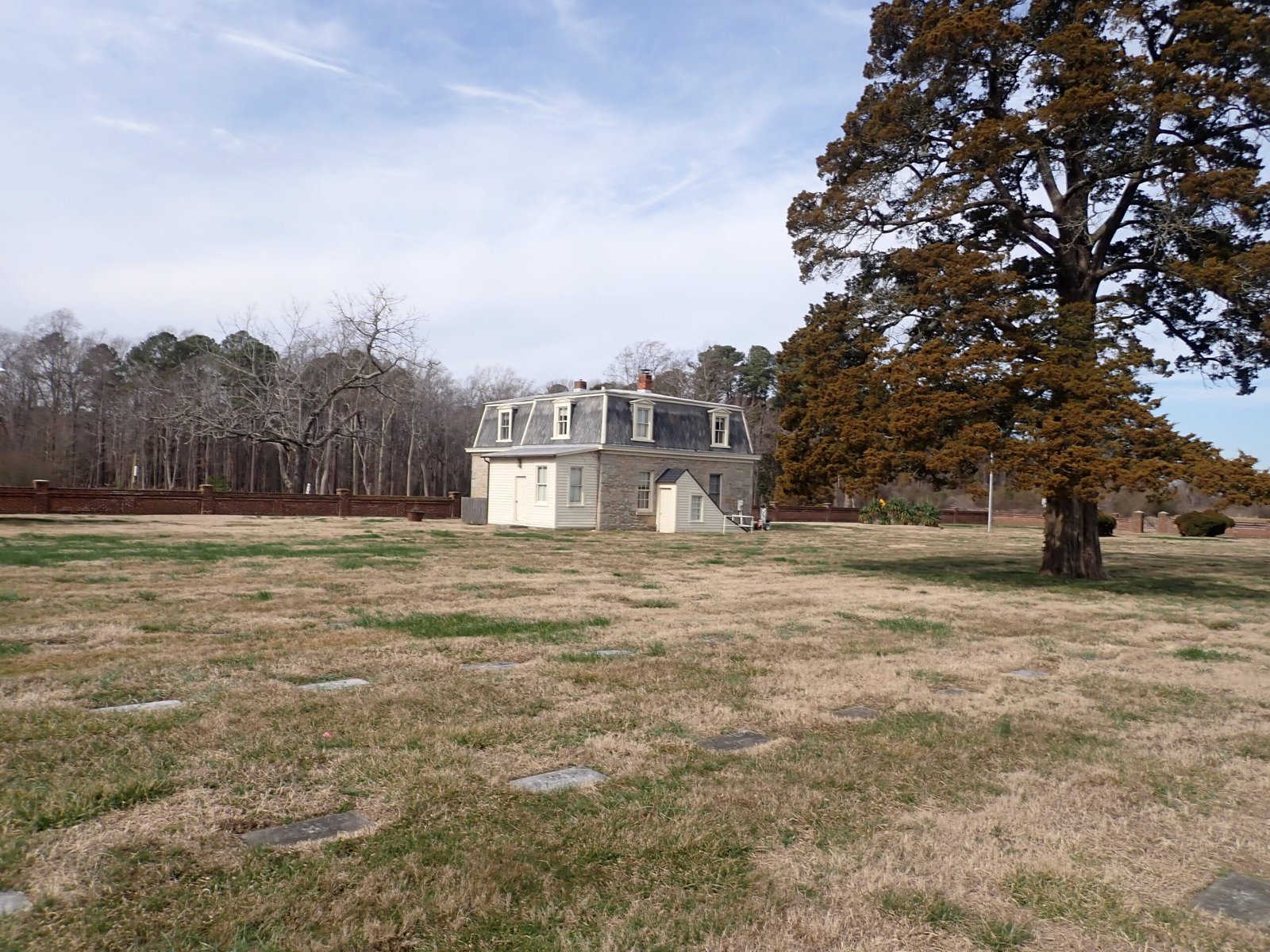 Yorktown’s Unmarked Graves (image credits: wikimedia)