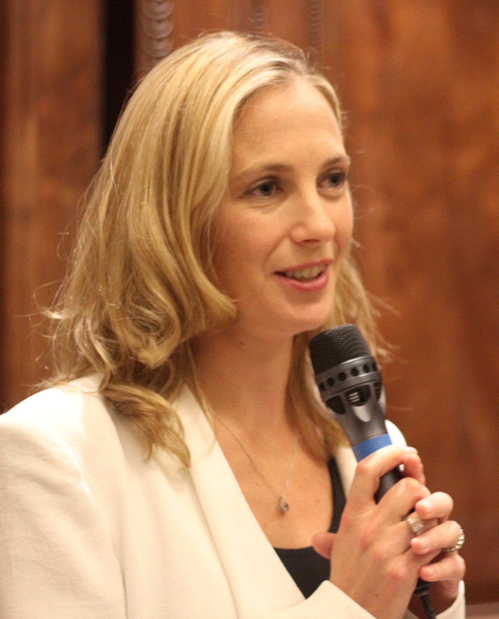 Lauren Weisberger – The Devil Wears Prada (image credits: wikimedia)
