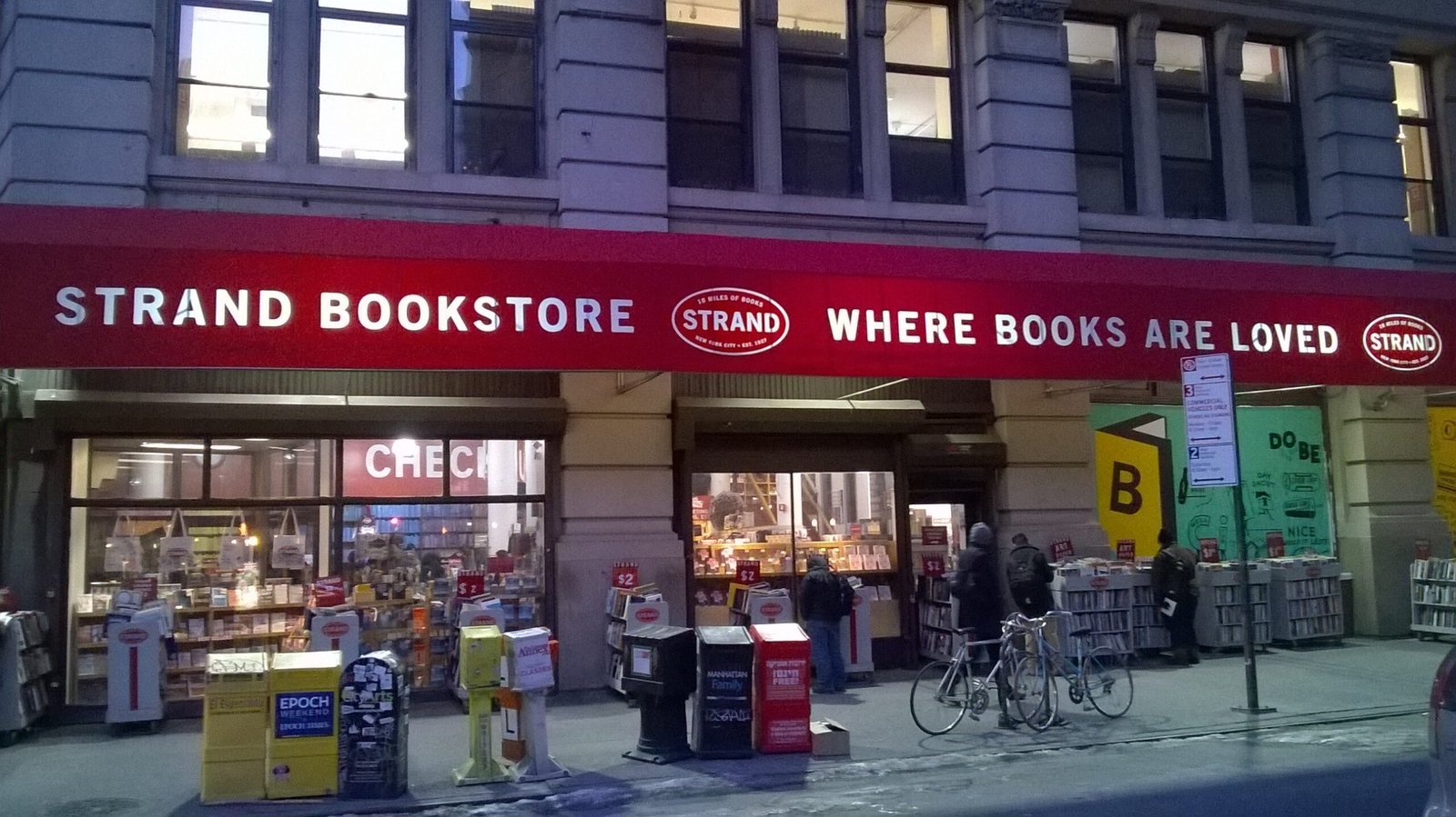 Strand Bookstore, New York City (image credits: wikimedia)