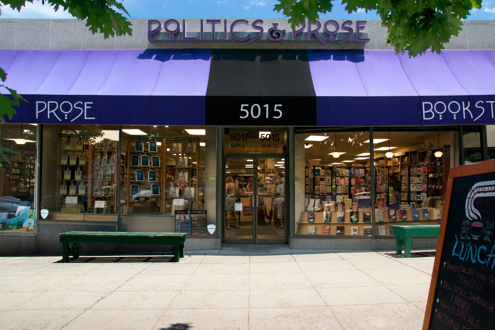 Politics and Prose, Washington, D.C. (image credits: wikimedia)