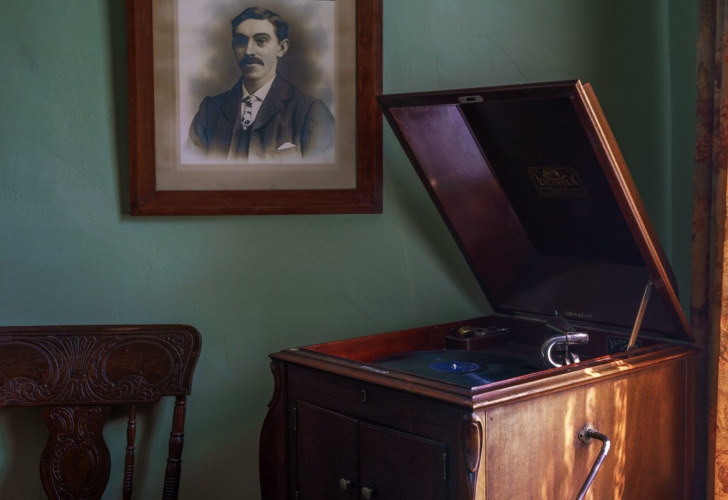 The Mystery of Instant Recognition (image credits: flickr)