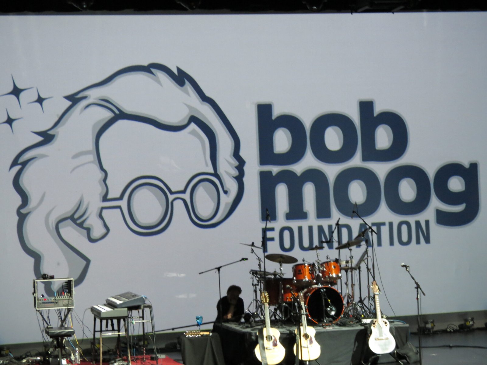 Robert Moog and Herb Deutsch - Synthesizing the Future (image credits: wikimedia)