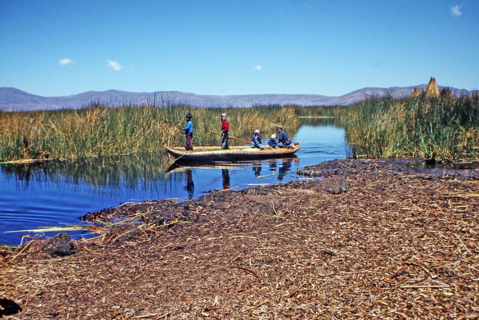 Lake Titicaca is Higher Than Most Mountains (image credits: wikimedia)