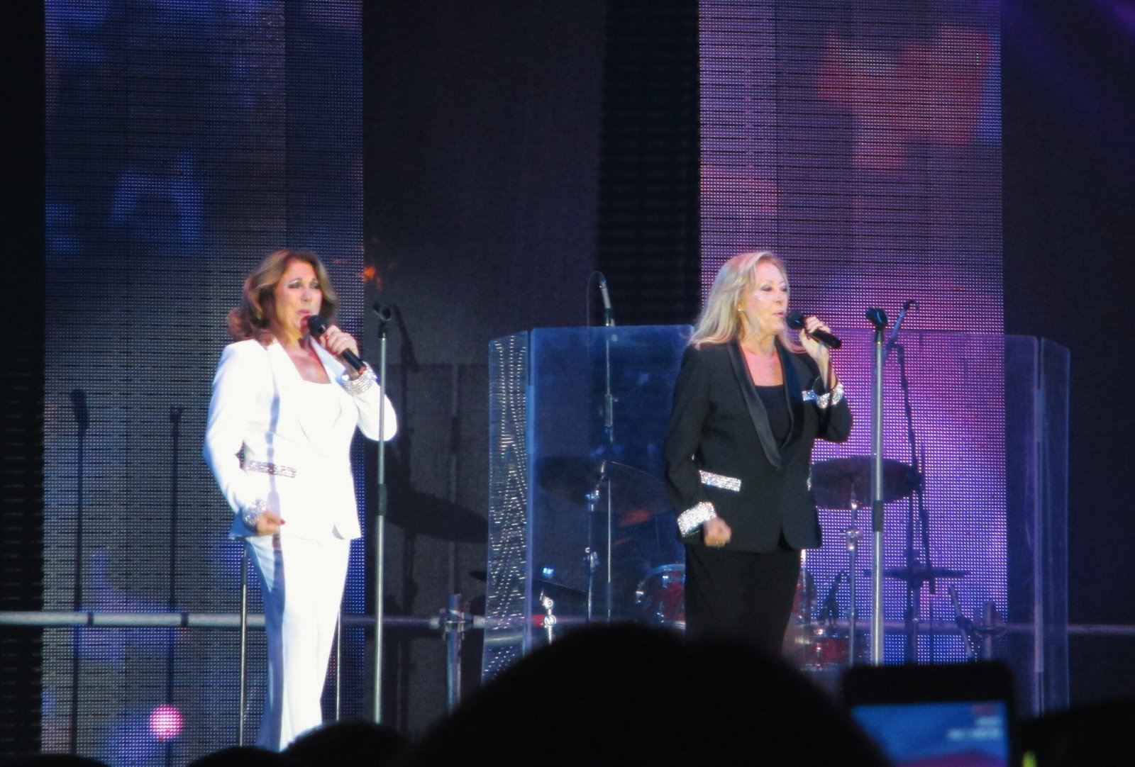 No More Tears (Enough Is Enough) - Barbra Streisand & Donna Summer (image credits: wikimedia)