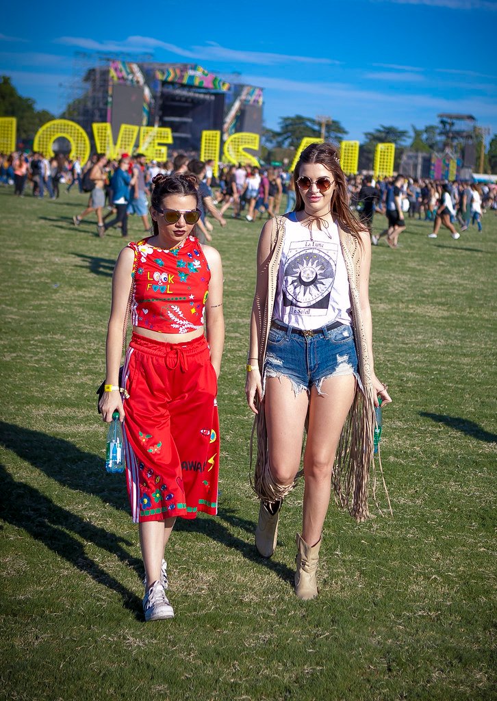 At which legendary California festival would you spot flower crowns, boho fashion, and celebrities blending seamlessly with the crowd? (image credits: flickr)