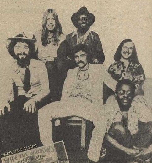 Live at Fillmore East (1971) – The Allman Brothers Band (image credits: wikimedia)
