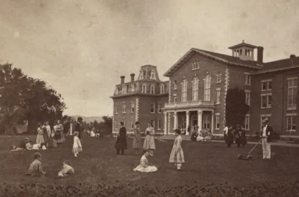 Oneida Community: Complex Marriage and Silverware (image credits: wikimedia)