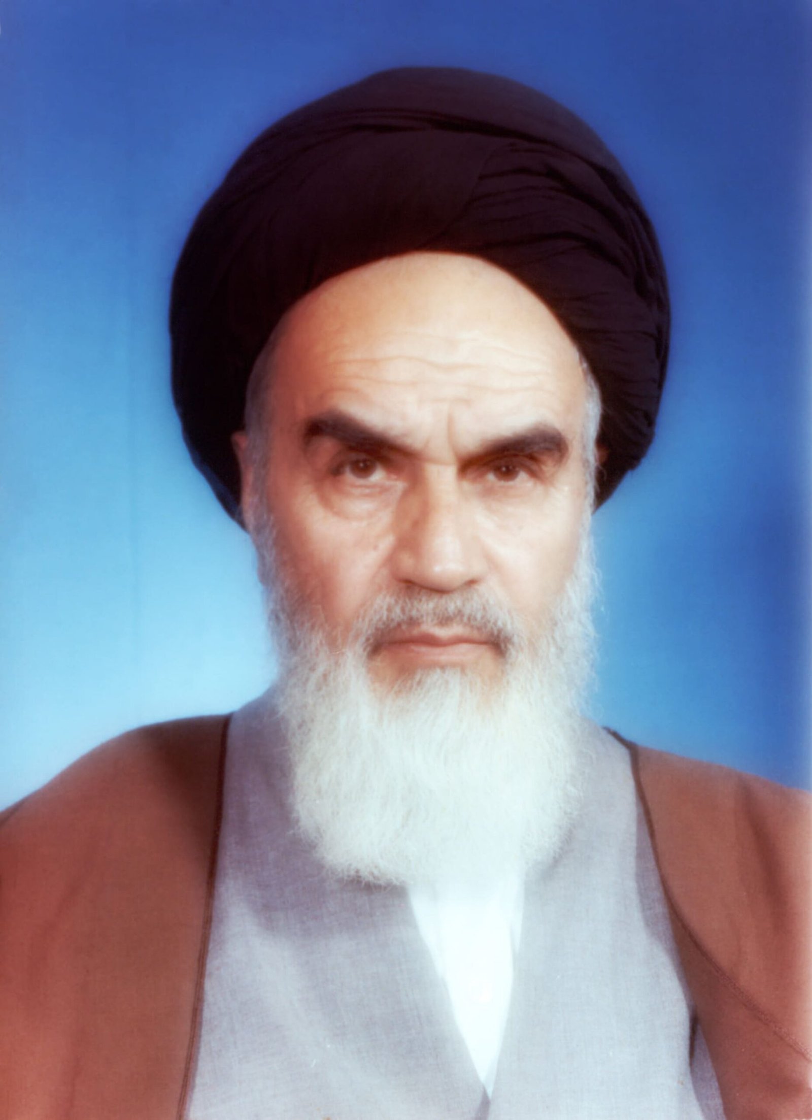 The Ayatollah in Exile: Building a Movement from Afar (image credits: wikimedia)