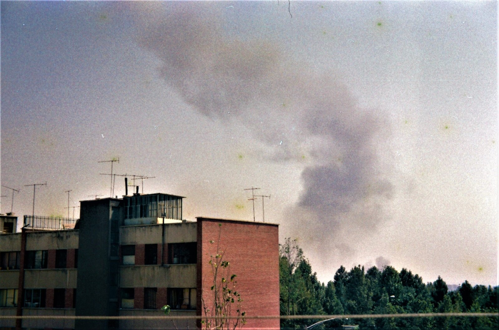 The Secret Arms Deals During the Iran-Iraq War (image credits: wikimedia)