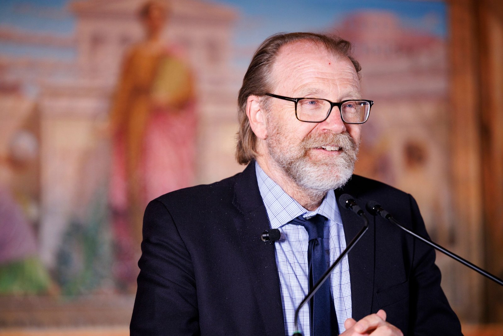 George Saunders: Contemporary Master of the Absurd (image credits: wikimedia)