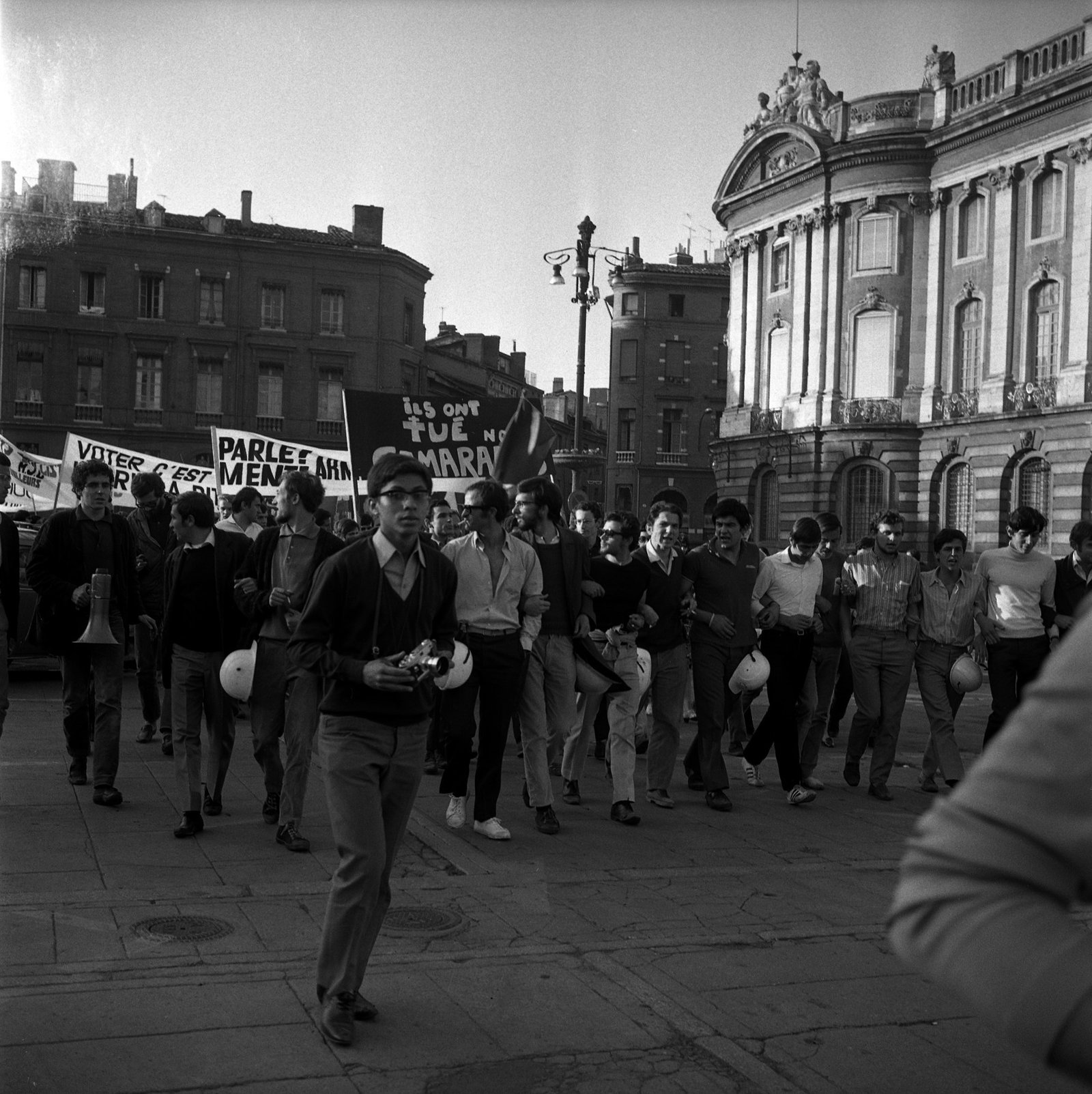 Paris 1968: The Night of Barricades and Beat (image credits: wikimedia)