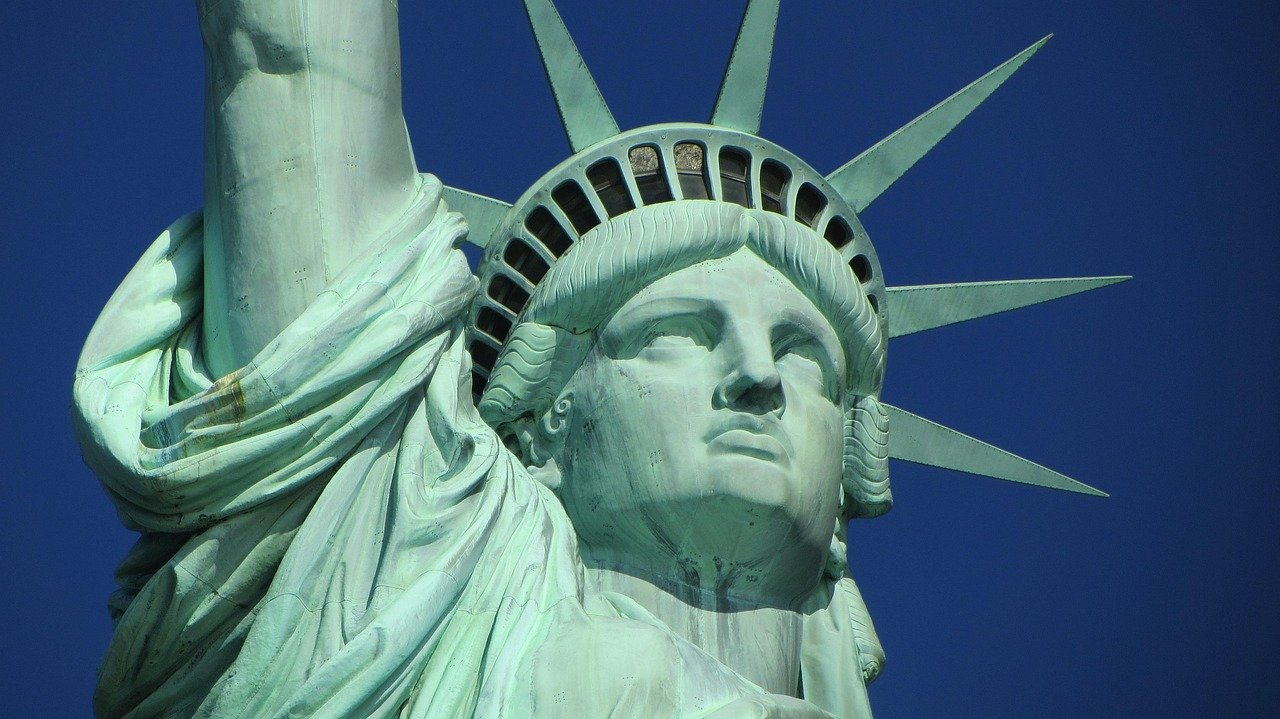 The Immigrant Longing in “The New Colossus” by Emma Lazarus (image credits: pixabay)
