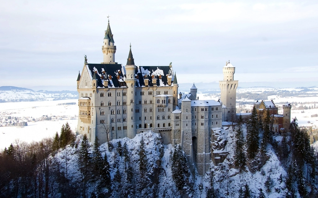 Neuschwanstein Castle and Disney’s Cinderella Castle (image credits: rawpixel)