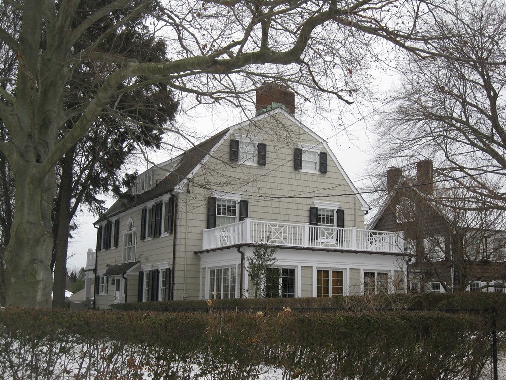 The Amityville Horror and the Lutz Family (image credits: flickr)