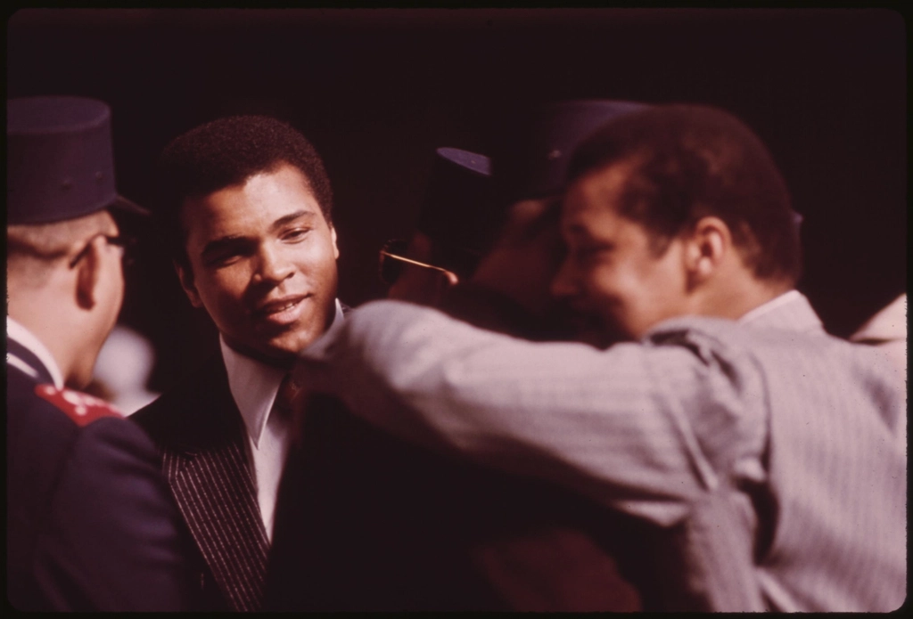Muhammad Ali: From Traitor to American Hero (image credits: rawpixel)