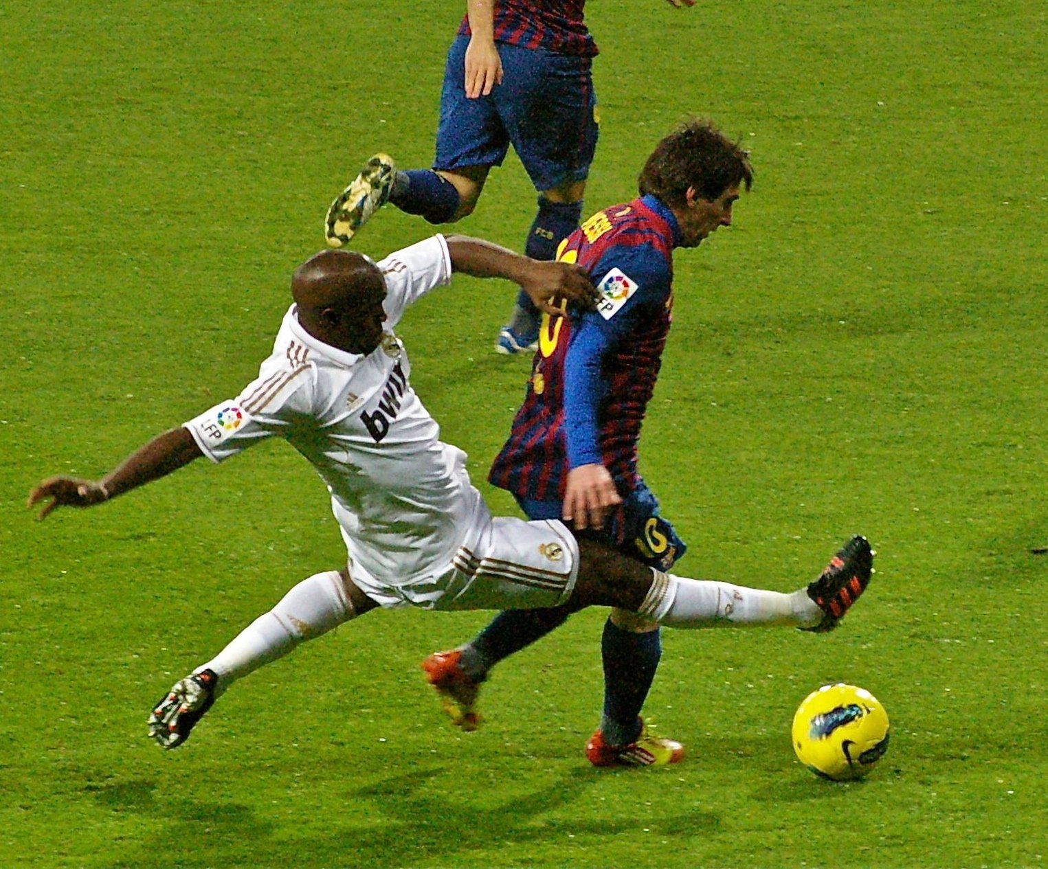 Real Madrid vs Barcelona: El Clasico's Political Fire (image credits: wikimedia)