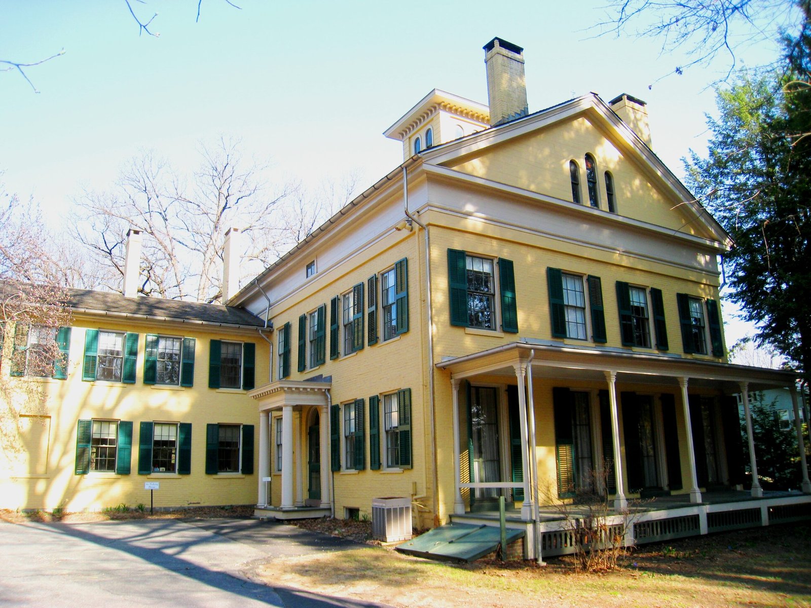 The Emily Dickinson Museum – Amherst, Massachusetts (image credits: wikimedia)