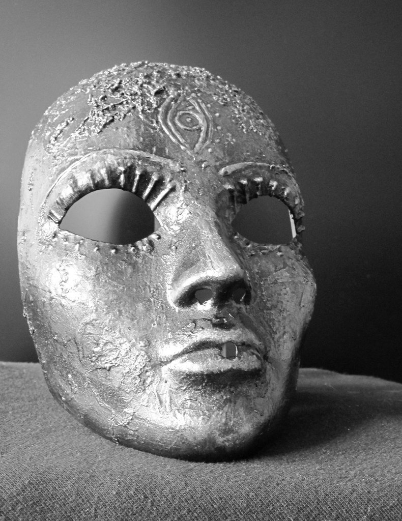 The Identity of the Man in the Iron Mask: France's Royal Riddle (image credits: flickr)